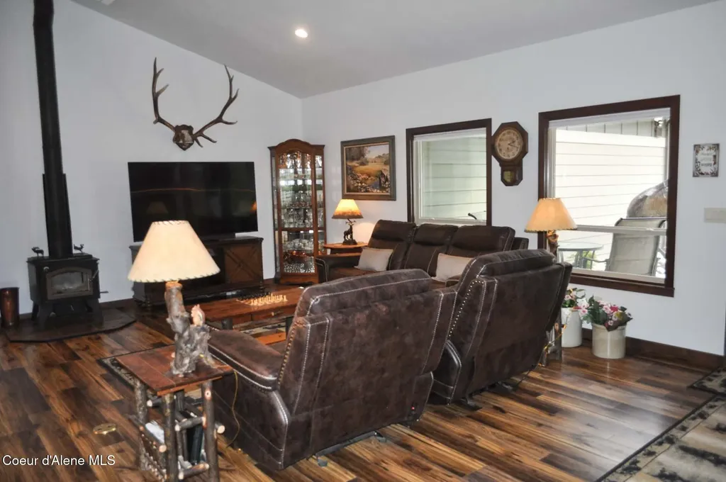 11111 E Arroyo Lane Athol ID 83801