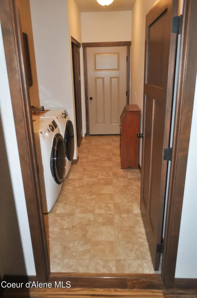 11111 E Arroyo Lane Athol ID 83801