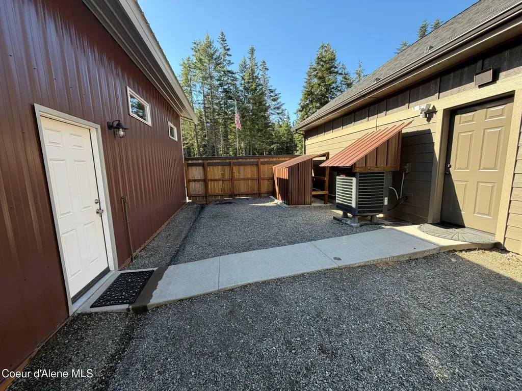 11111 E Arroyo Lane Athol ID 83801