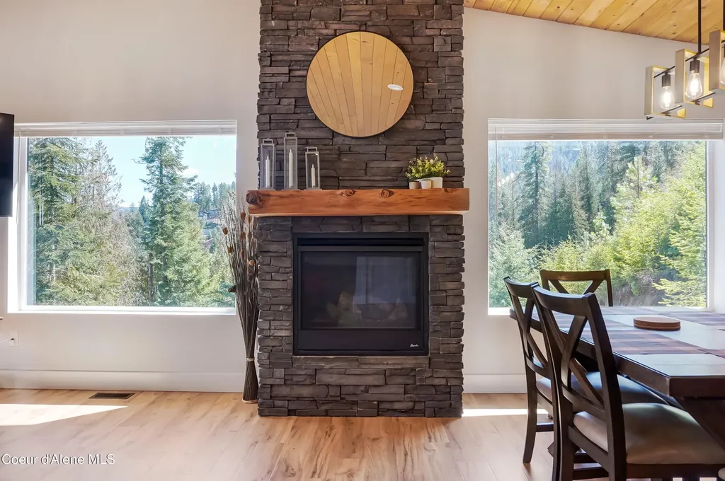 3378 E Doe Run Court Hayden ID 83835