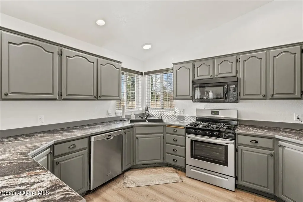 9269 N Crabapple Court Hayden ID 83835