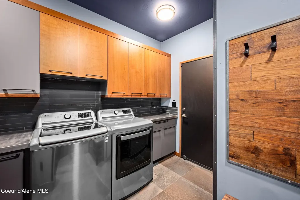 11679 N Avondale Loop Hayden ID 83835