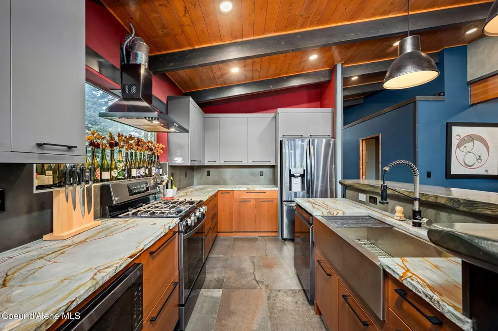 11679 N Avondale Loop Hayden ID 83835