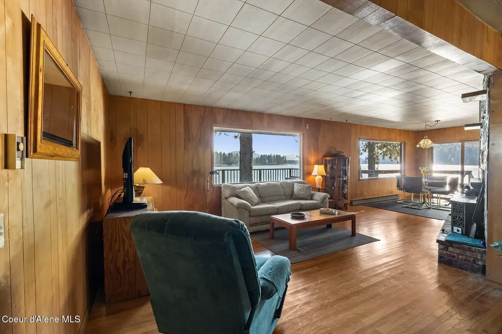 125 S Smith Creek Road Sandpoint ID 83864