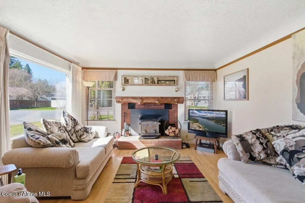 271 3rd Street Priest River ID 83856