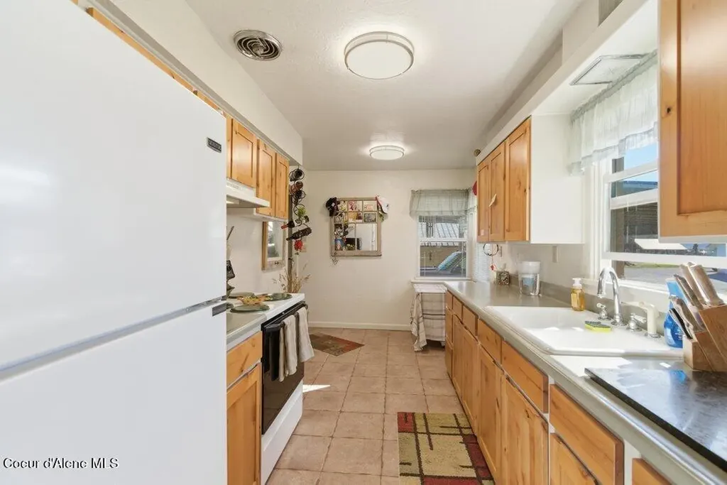 271 3rd Street Priest River ID 83856
