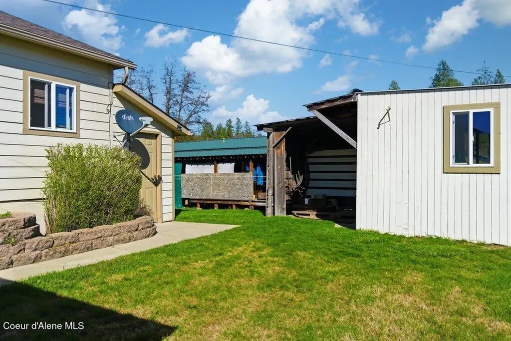 271 3rd Street Priest River ID 83856