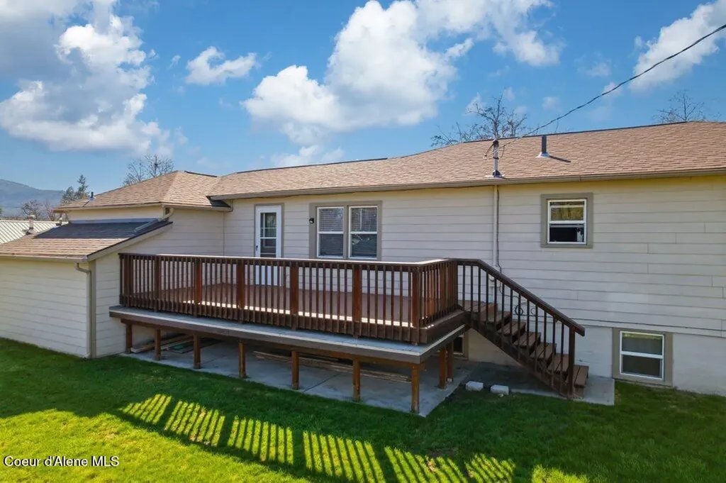 271 3rd Street Priest River ID 83856