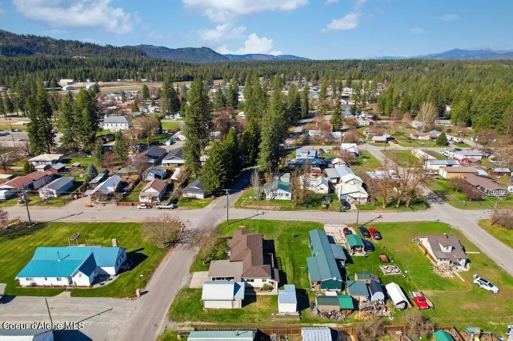 271 3rd Street Priest River ID 83856