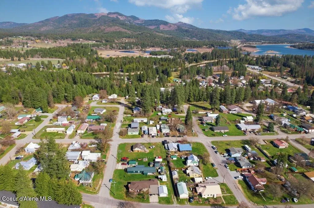 271 3rd Street Priest River ID 83856