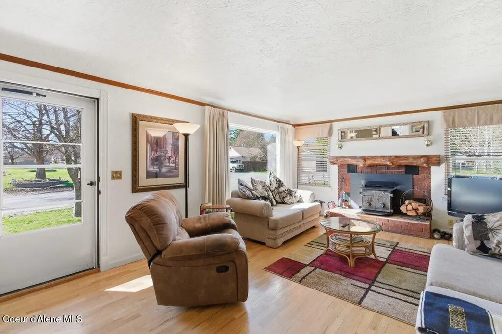 271 3rd Street Priest River ID 83856