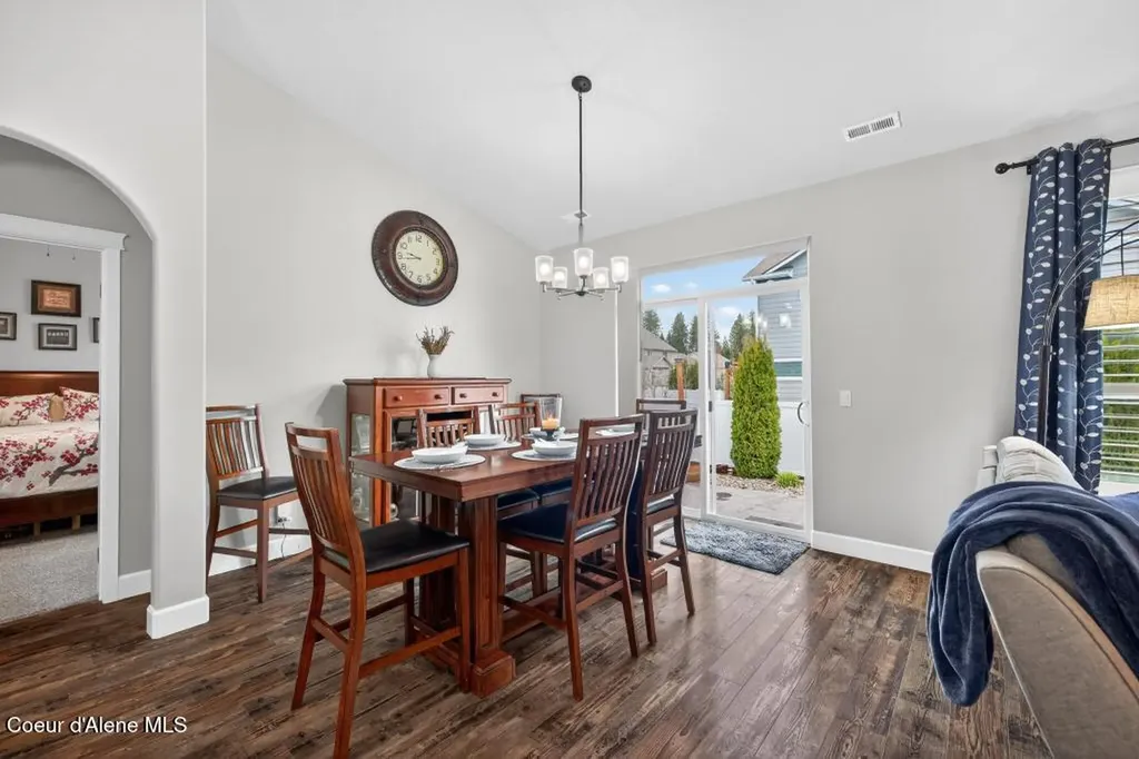 11305 N Emerald Drive Hayden ID 83835