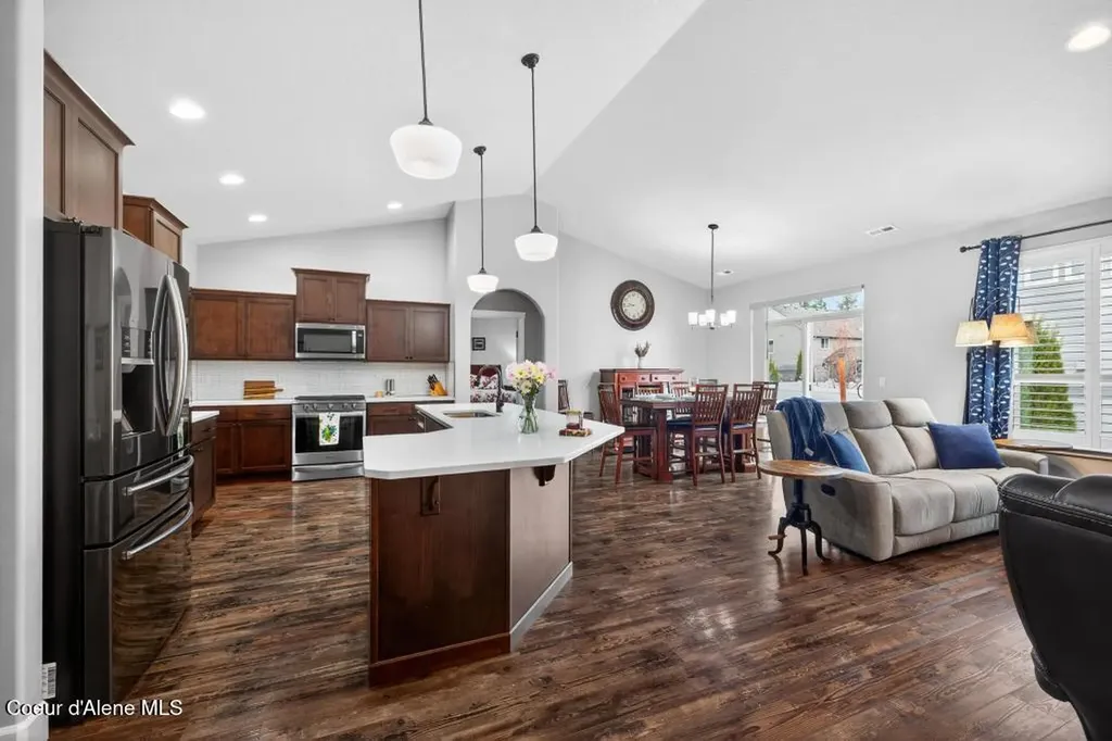 11305 N Emerald Drive Hayden ID 83835