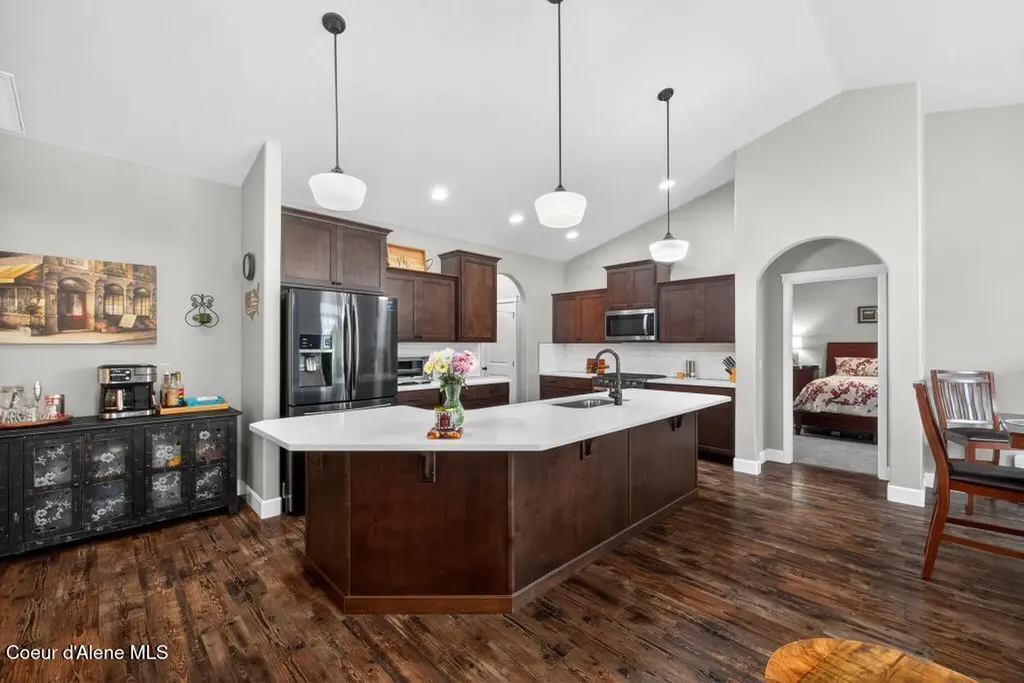 11305 N Emerald Drive Hayden ID 83835