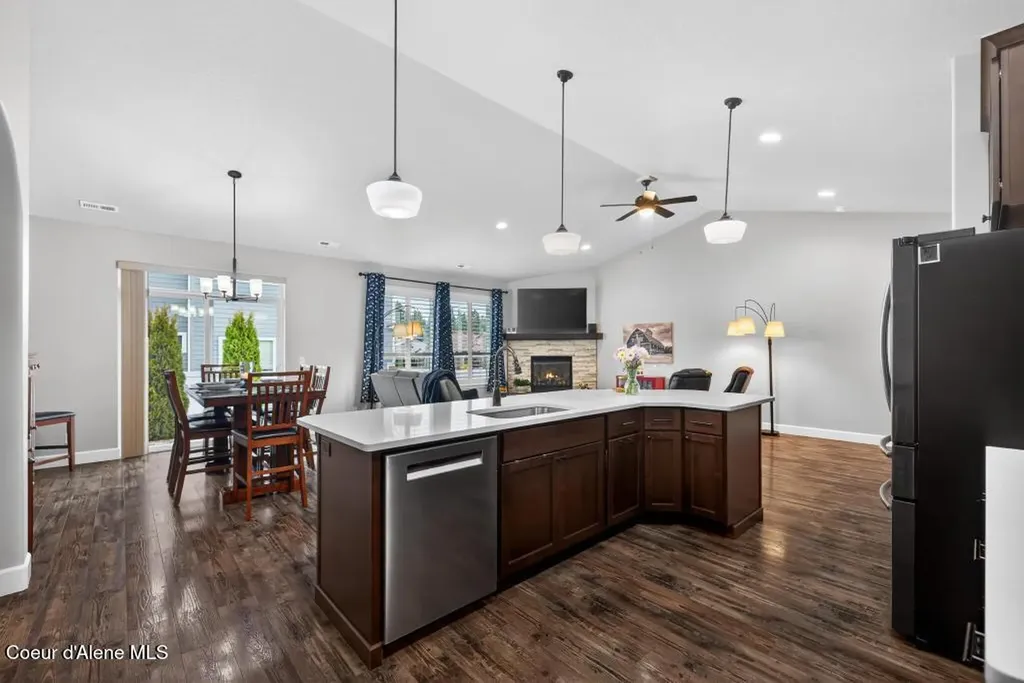 11305 N Emerald Drive Hayden ID 83835