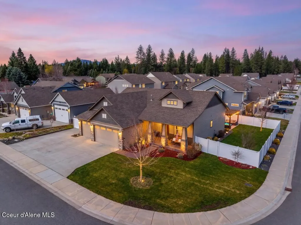11305 N Emerald Drive Hayden ID 83835
