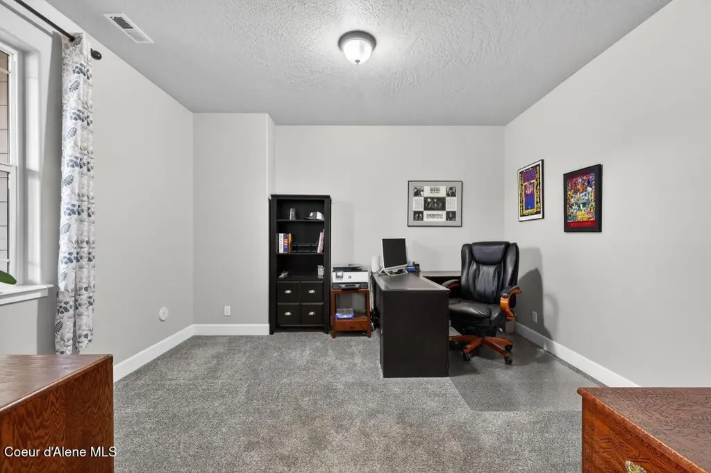 11305 N Emerald Drive Hayden ID 83835