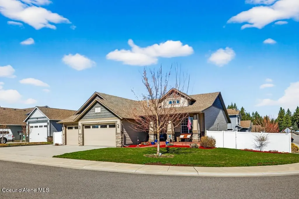 11305 N Emerald Drive Hayden ID 83835