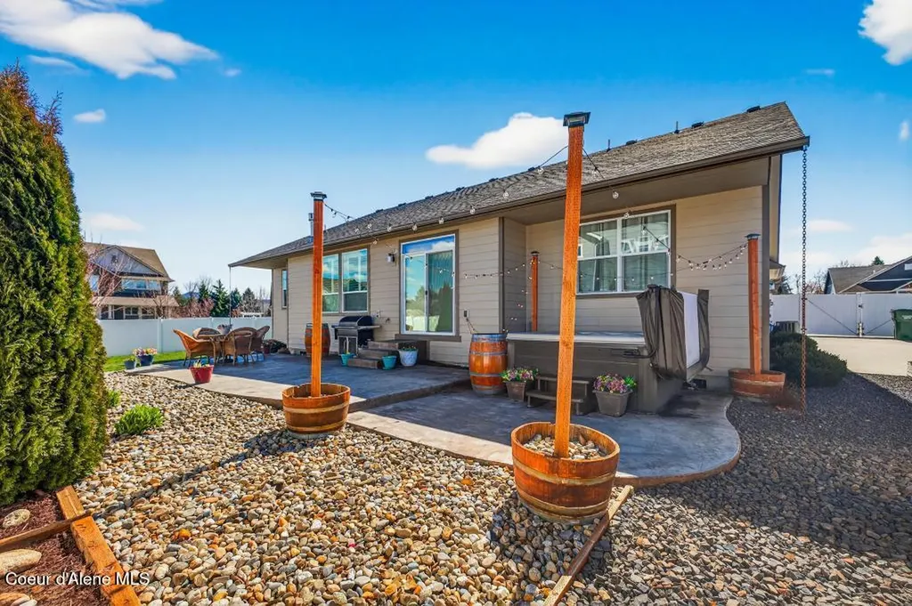 11305 N Emerald Drive Hayden ID 83835