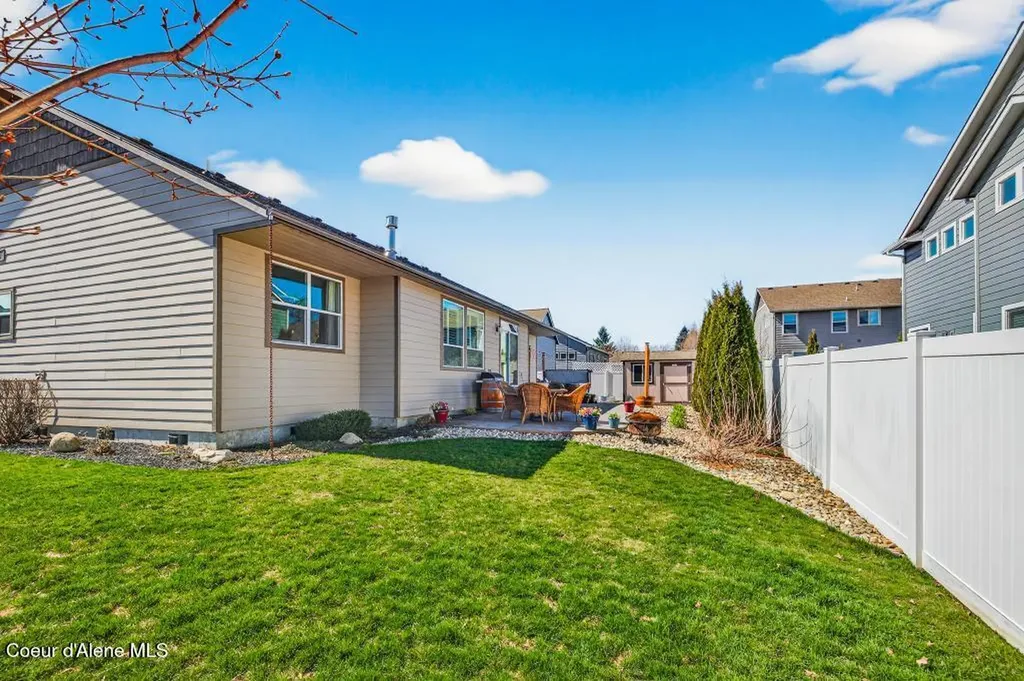 11305 N Emerald Drive Hayden ID 83835