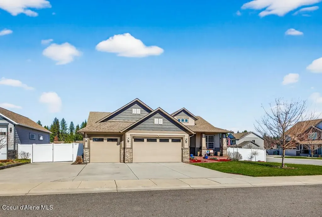 11305 N Emerald Drive Hayden ID 83835