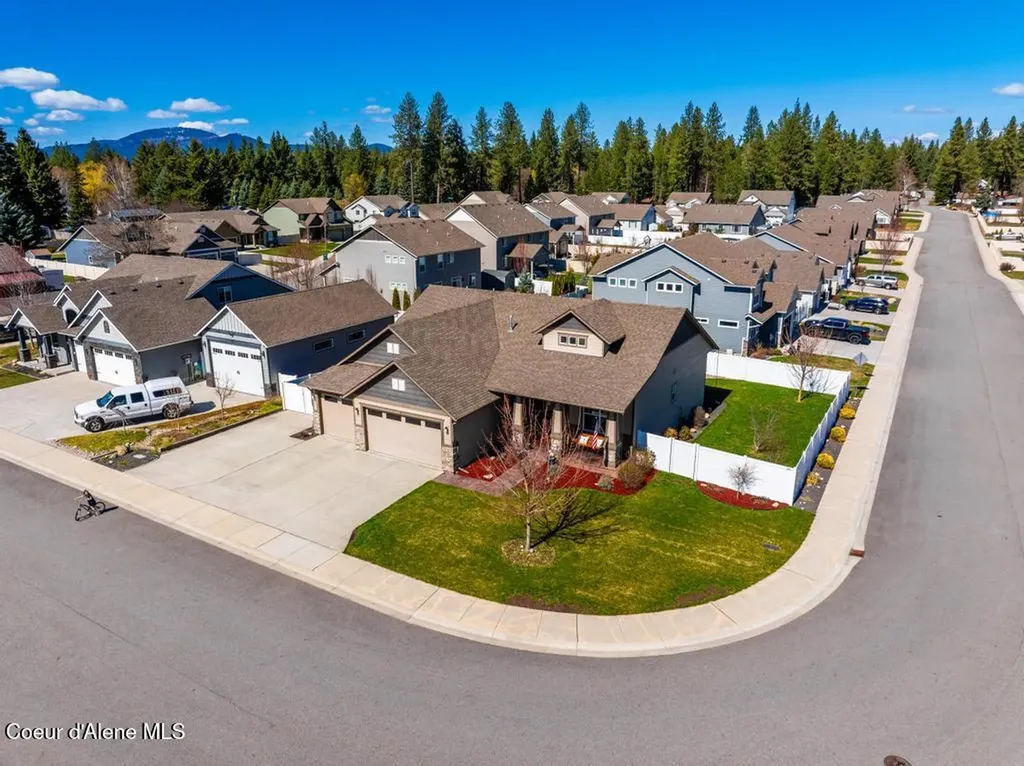 11305 N Emerald Drive Hayden ID 83835