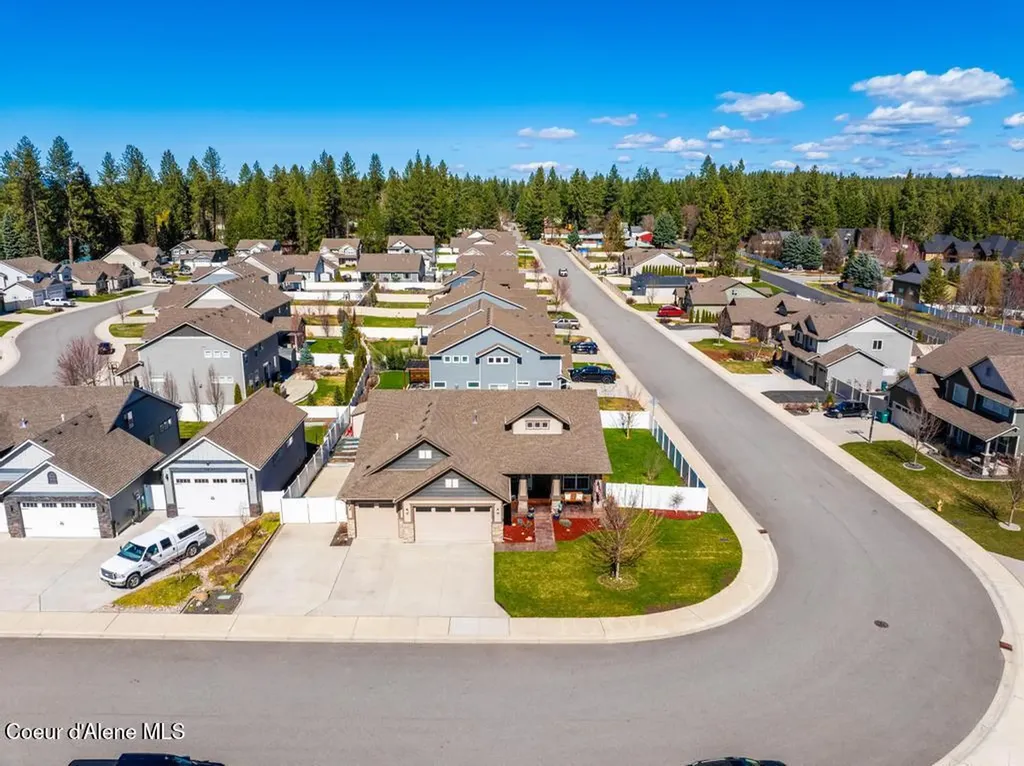 11305 N Emerald Drive Hayden ID 83835