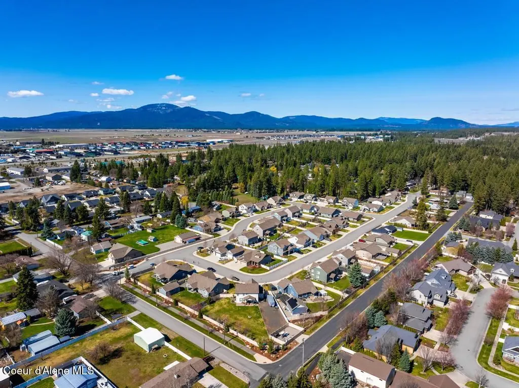 11305 N Emerald Drive Hayden ID 83835