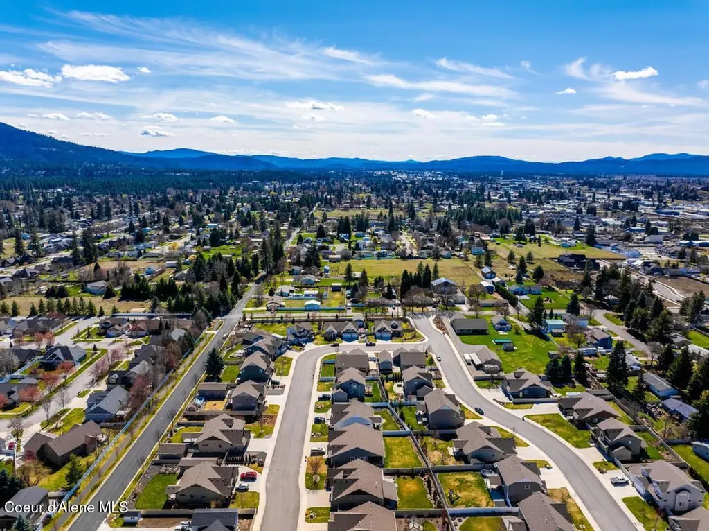 11305 N Emerald Drive Hayden ID 83835