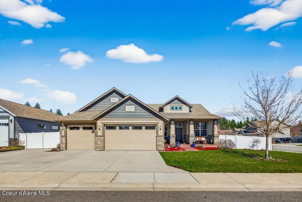 11305 N Emerald Drive Hayden ID 83835