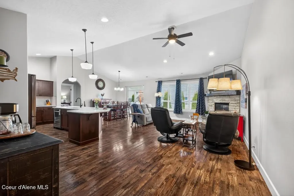 11305 N Emerald Drive Hayden ID 83835