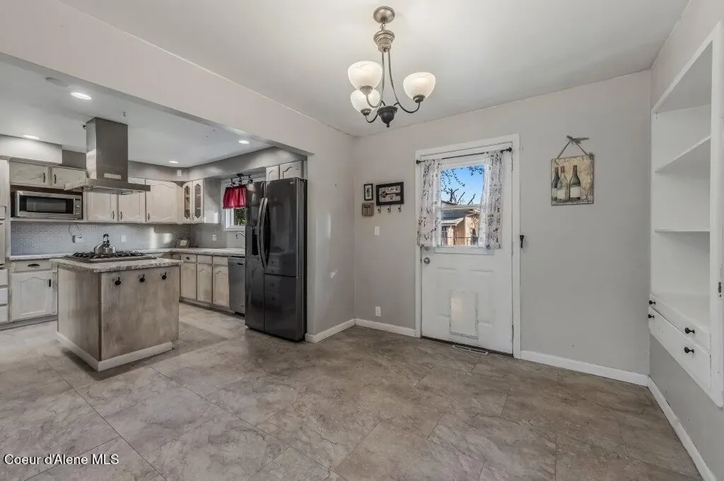 220 E Orchard Avenue Hayden ID 83835