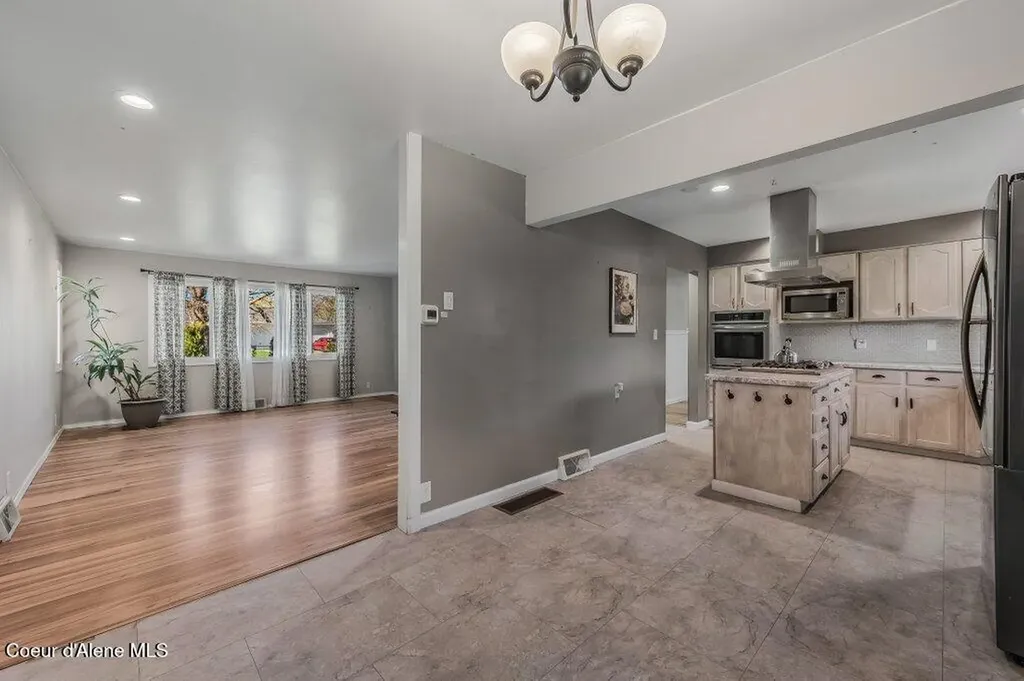 220 E Orchard Avenue Hayden ID 83835