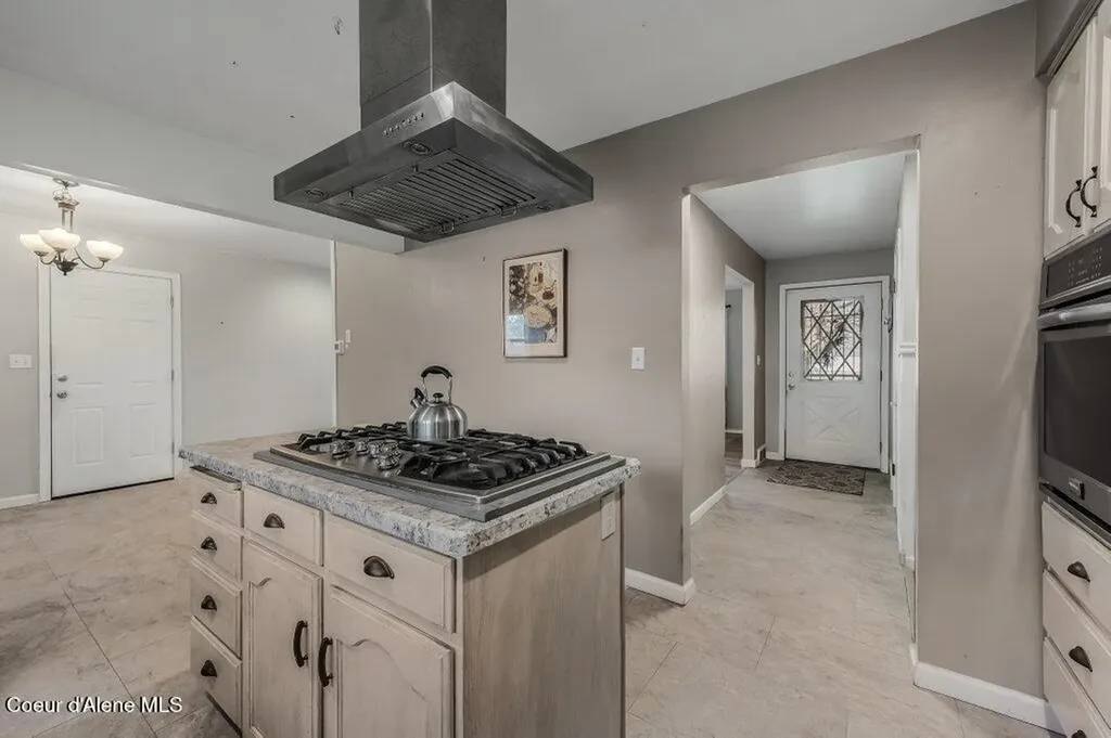 220 E Orchard Avenue Hayden ID 83835