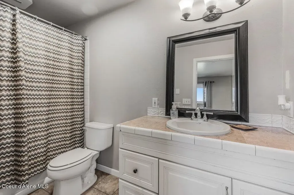 220 E Orchard Avenue Hayden ID 83835