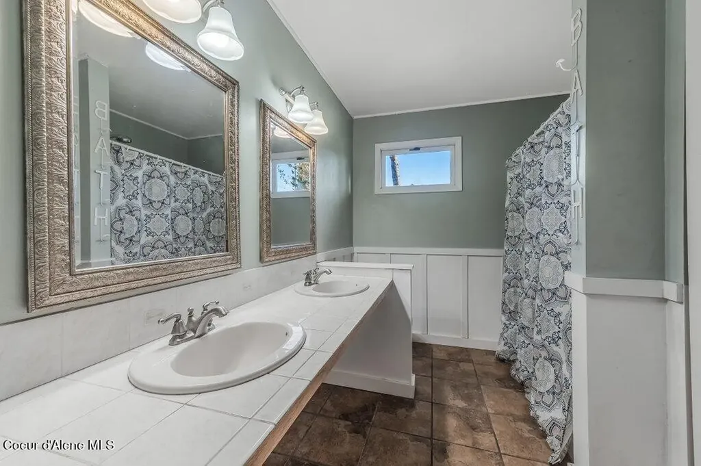220 E Orchard Avenue Hayden ID 83835