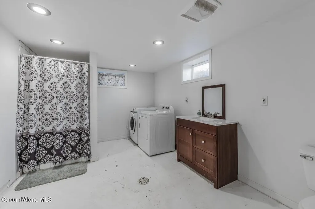 220 E Orchard Avenue Hayden ID 83835