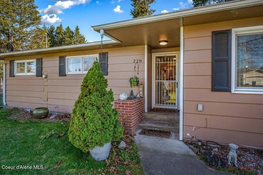 220 E Orchard Avenue Hayden ID 83835