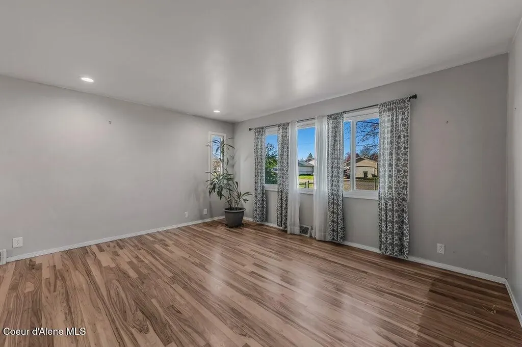 220 E Orchard Avenue Hayden ID 83835
