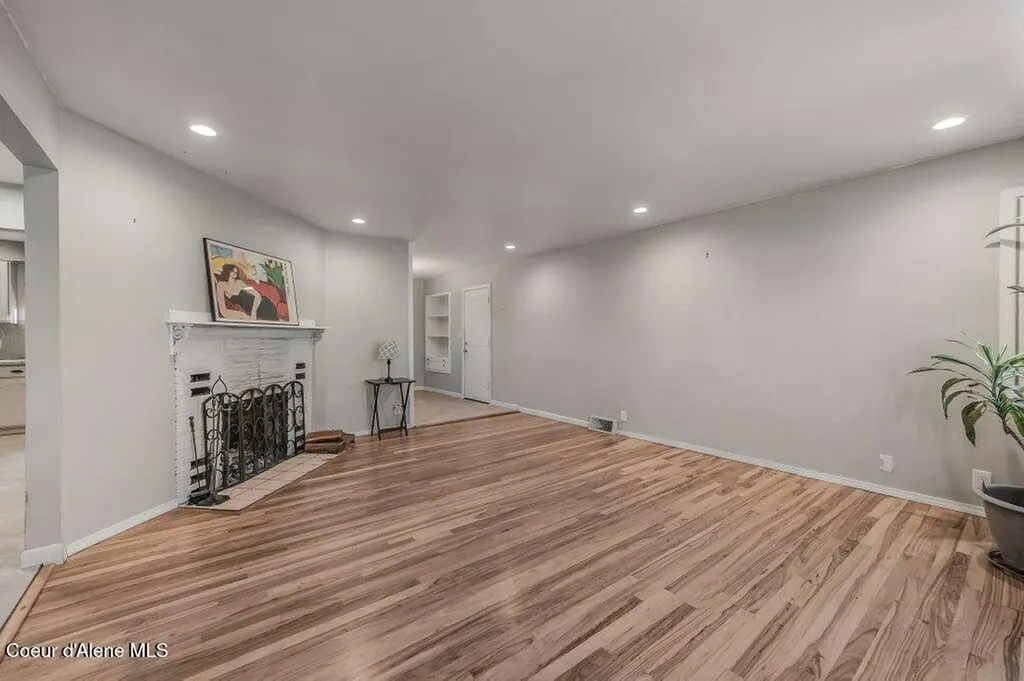 220 E Orchard Avenue Hayden ID 83835