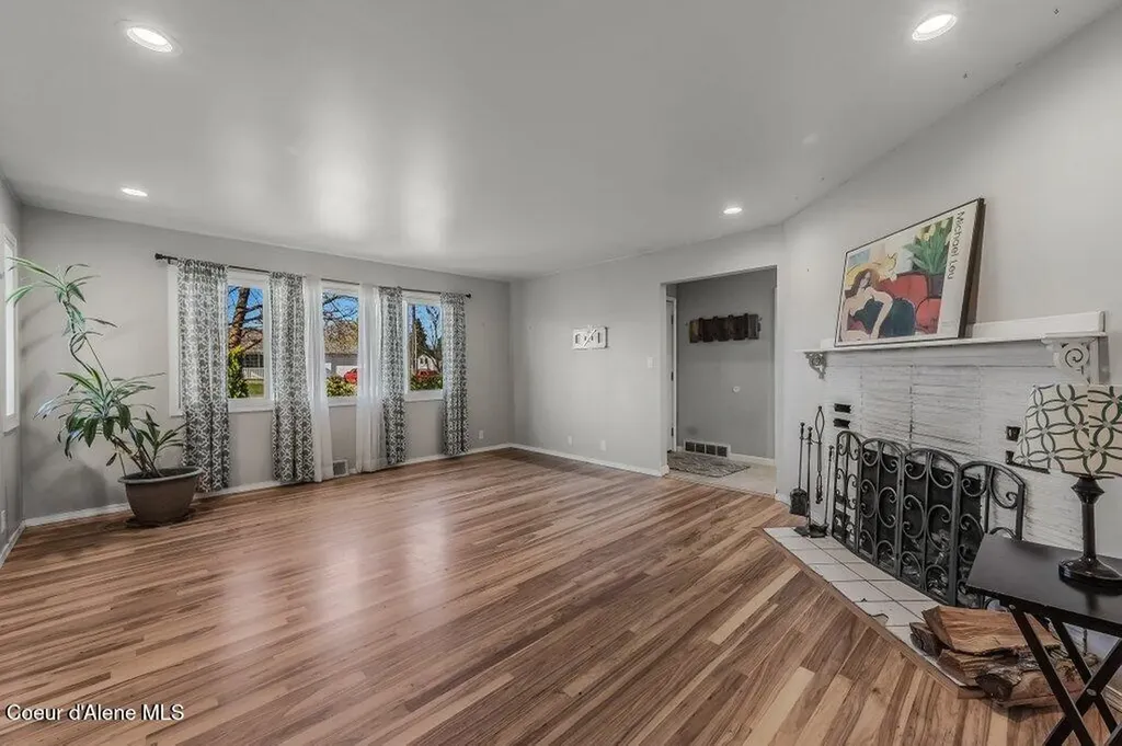 220 E Orchard Avenue Hayden ID 83835