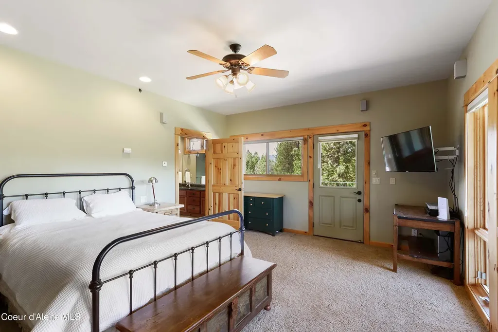 877 Heath Lake Road Sagle ID 83860