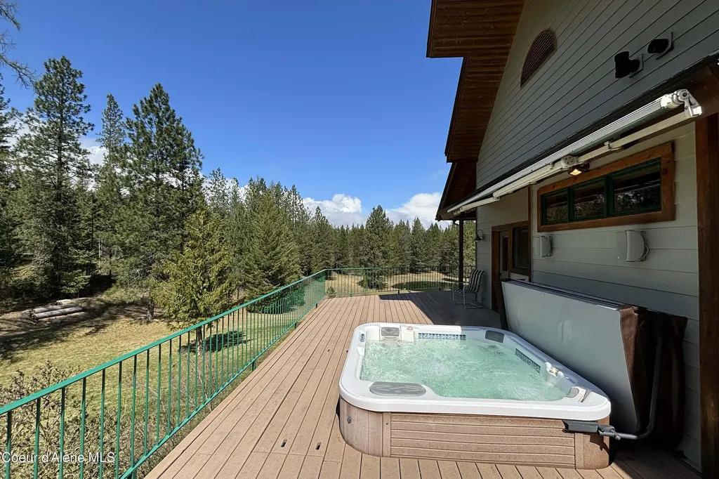 877 Heath Lake Road Sagle ID 83860
