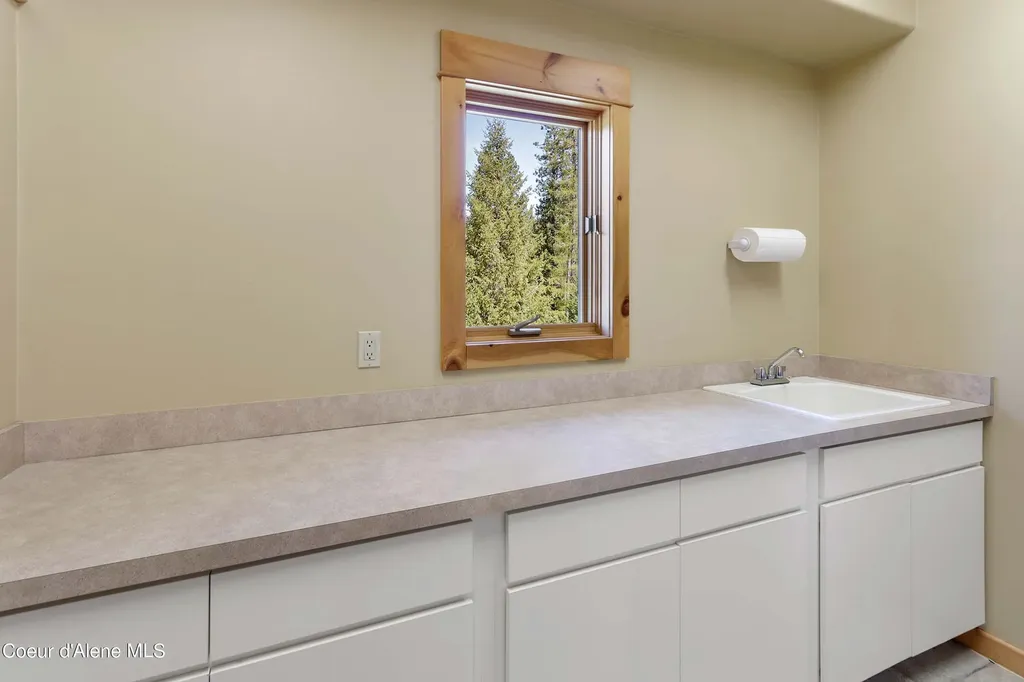 877 Heath Lake Road Sagle ID 83860