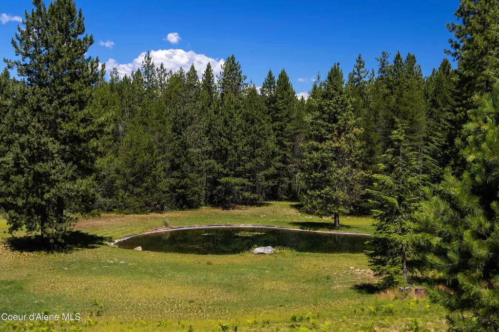 877 Heath Lake Road Sagle ID 83860