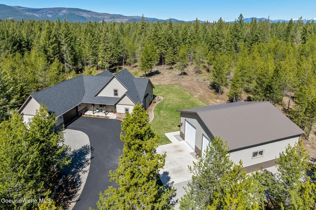 545 Peacock Lane Spirit Lake ID 83869