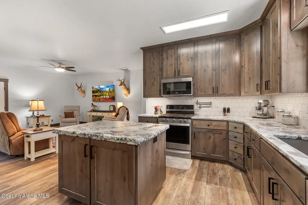 545 Peacock Lane Spirit Lake ID 83869