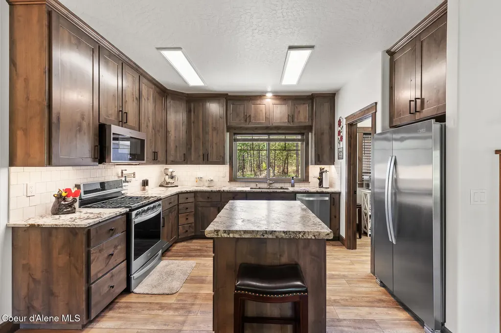 545 Peacock Lane Spirit Lake ID 83869