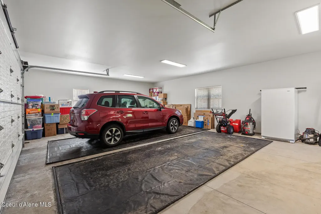 545 Peacock Lane Spirit Lake ID 83869