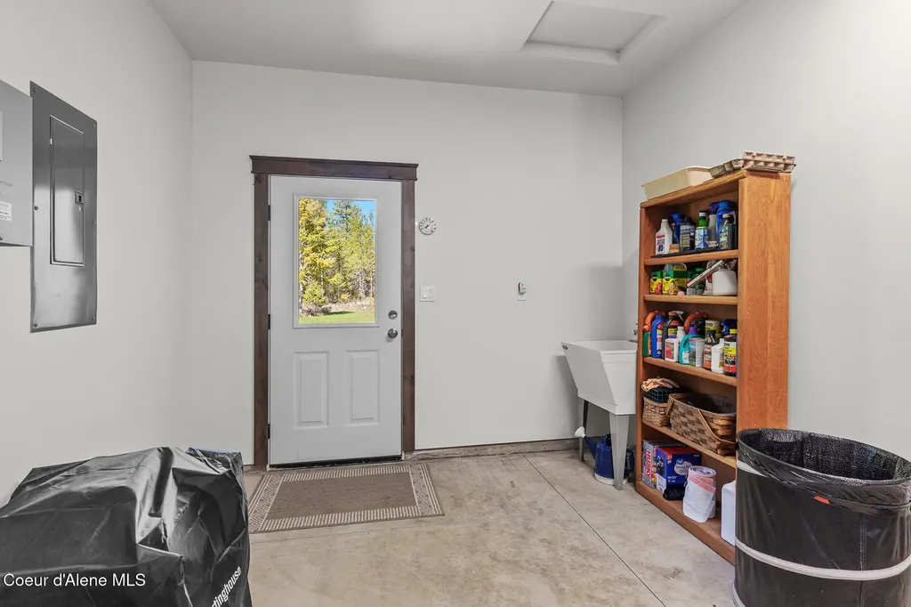 545 Peacock Lane Spirit Lake ID 83869